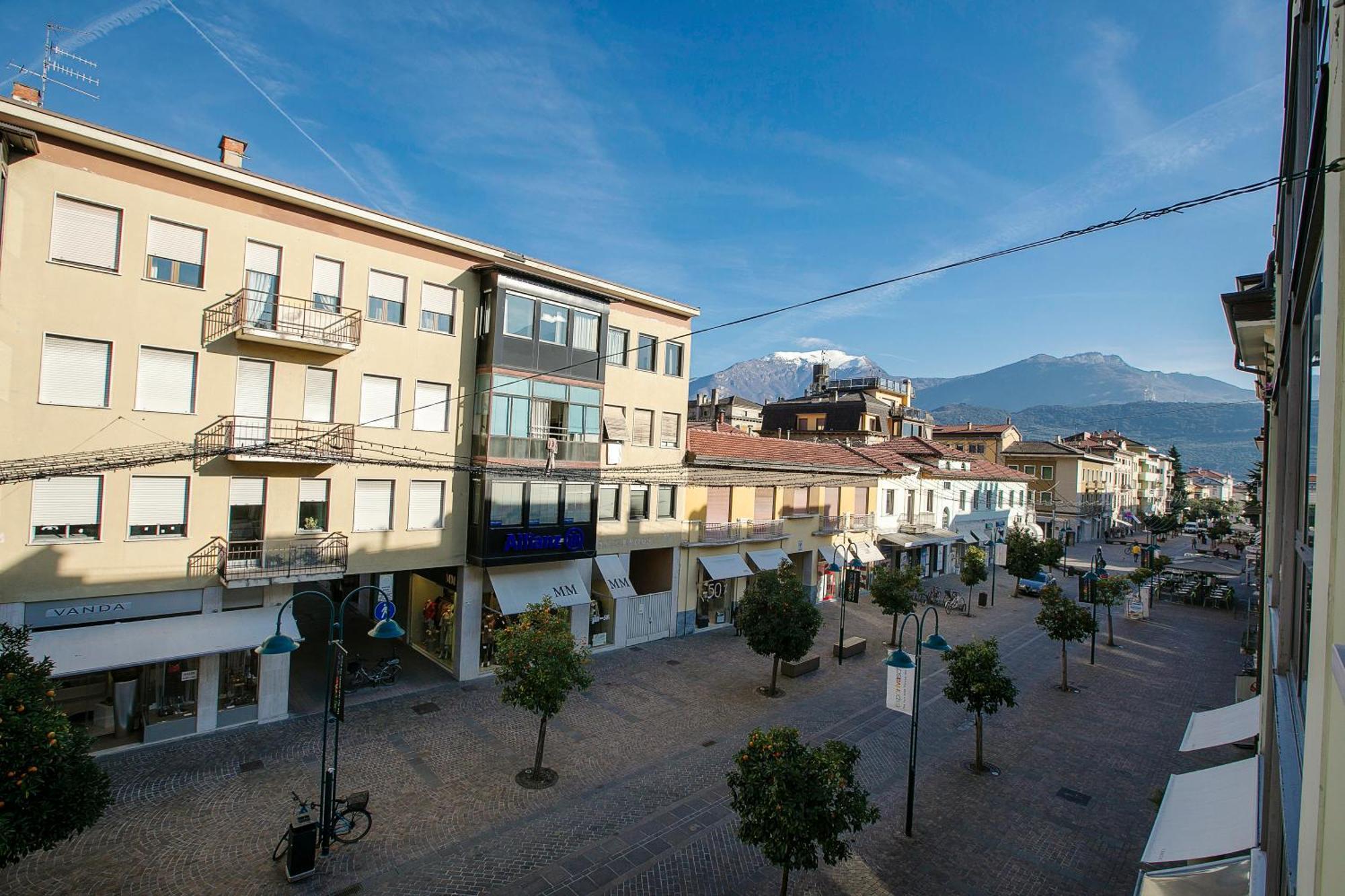 Riva Centro Apartment - Happy Rentals 外观 照片